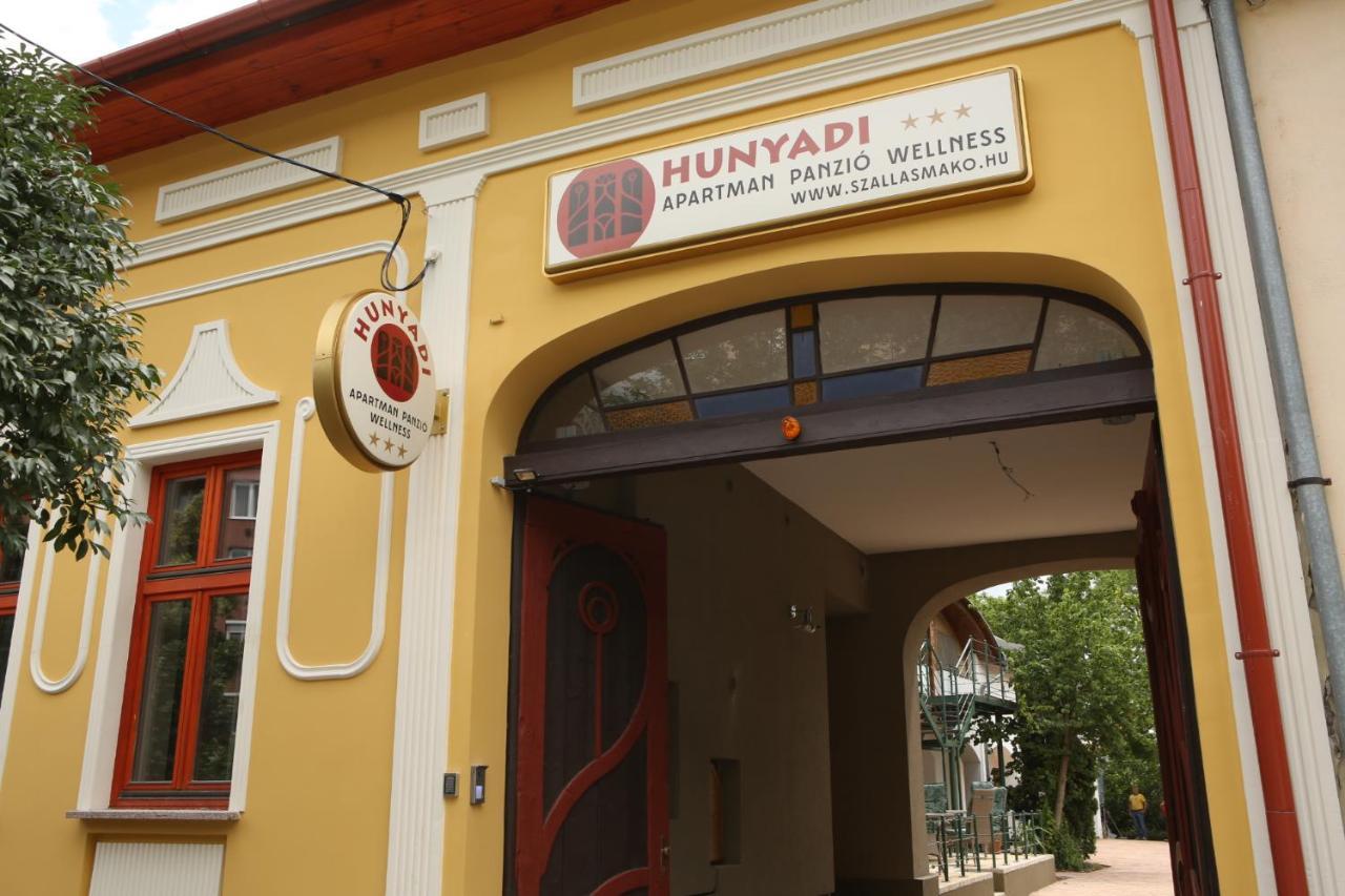Hunyadi Panzio-Apartman Makó Eksteriør bilde