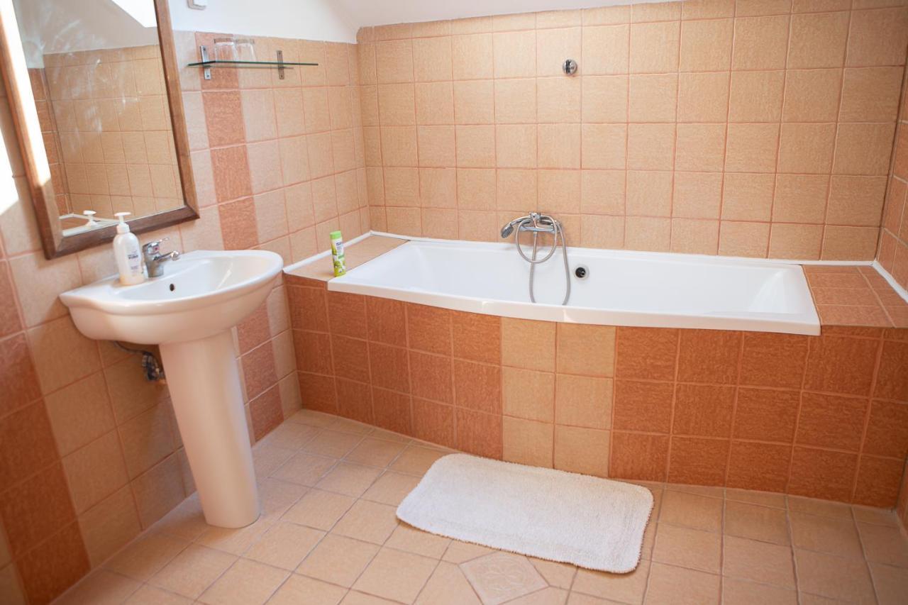 Hunyadi Panzio-Apartman Makó Eksteriør bilde