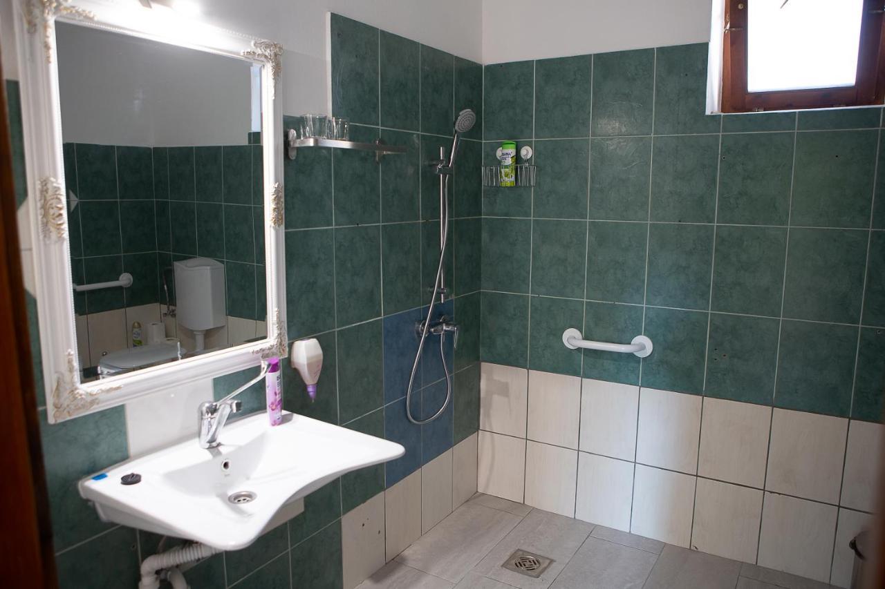 Hunyadi Panzio-Apartman Makó Eksteriør bilde